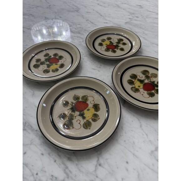 Vintage 70s Sears 4112 Strawberries Freezer to Oven Stoneware Plates - Picture 2 of 4